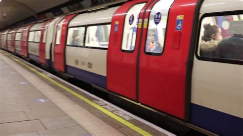 London Underground Northern Line 1995 Stock Trains At Oval 20 October
