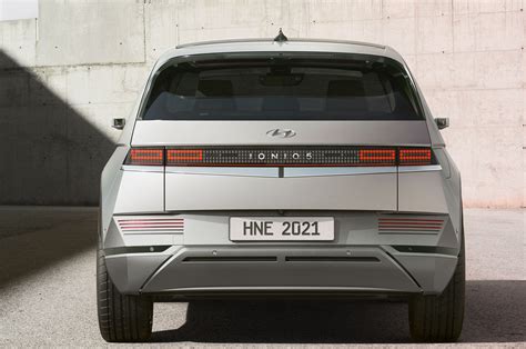 This story is a deep dive into the hyundai. 2021 Hyundai Ioniq 5 electric car revealed: price, specs ...
