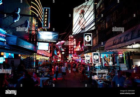 Bangkok Thailand November 11 2019 Asian Tourists Walking Through