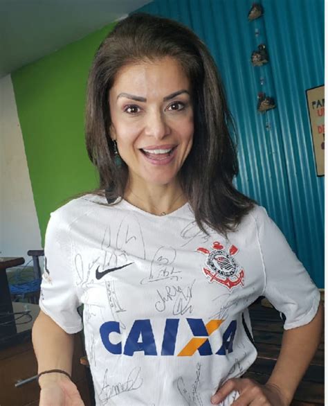 Analice Nicolau Donates Corinthians Signed Jersey For Auction