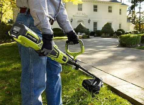 Brushless motor with a high performance 2.5 ah battery pack of the weed wacker provides longer runtime and has a 2 speed switch for added power. Pros and Cons of Cordless Weed Eaters