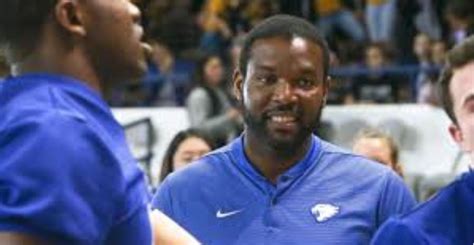 How Mmuch Is Jomo Thompson Salary Kentucky Head Coach