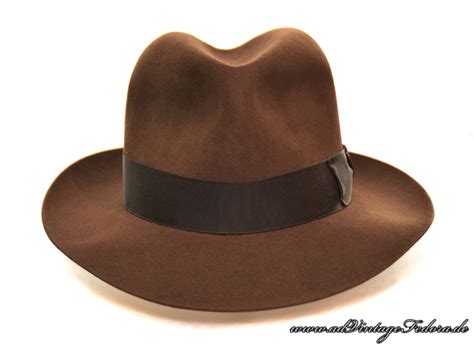 Poet ? adVintage Hats