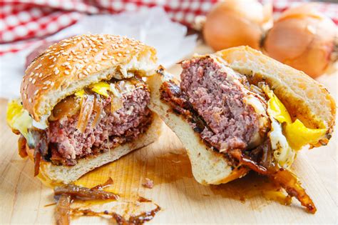 Beef burger, bacon burger dogs, beef burger mignon, etc. Bacon and Cheese Corned Beef Burgers with Guinness ...