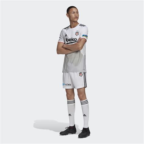 Inspired by a classic tailored aesthetic but filtered through a modern street lens and colour palette. Beşiktaş 2020-21 Adidas Home Kit | 20/21 Kits | Football ...