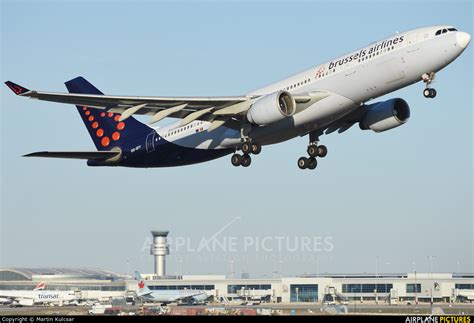 Oo Sfy Brussels Airlines Airbus A330 200 At Toronto Pearson Intl