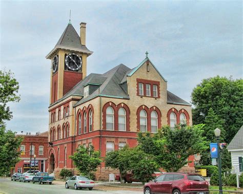 Suruhanjaya dewan bandaraya kuching utara, abbreviated dbku) is the commission which administers the northern part of the city of kuching in the state of sarawak, malaysia. New Bern City Hall Photograph by Victor Montgomery