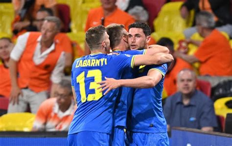 Украина в группе c уступила нидерландам (2:3) и австрии (0:1) и обыграла северную македонию (2:1). Украина - Северная Македония 2-1. Онлайн Евро-2020