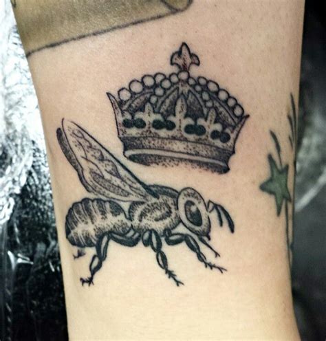 Queen Bee Tattoo Print Tattoos Paw Print Tattoo Queen Bee Tattoo