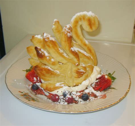 Choux Pastry Swan : 5 Steps (with Pictures) - Instructables