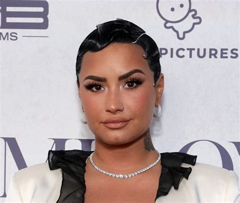 Demi Lovato Identifies As Non Binary But What Does Non Binary Mean