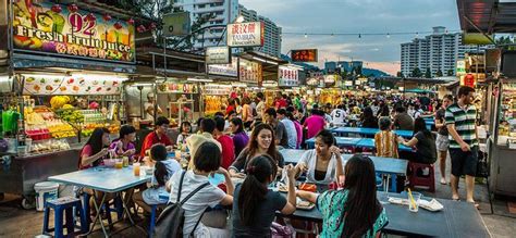 Local families eat a plethora of delicious dishes at the world famous gurney drive night market in penang. «Gurney Drive Hawker Centre, is one of the largest and ...