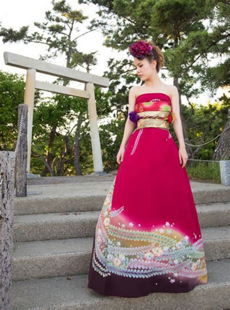 Japanese Brides Transform Their Traditional Kimonos Into Stunning Wedding Dresses Pictolic