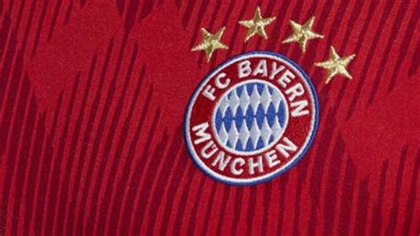Generalmente las estrellas alrededor del escudo marcan los títulos de liga obtenidos por un equipo. Bayern Munich Escudo - Escudo Metalico Tienda Oficial Del ...