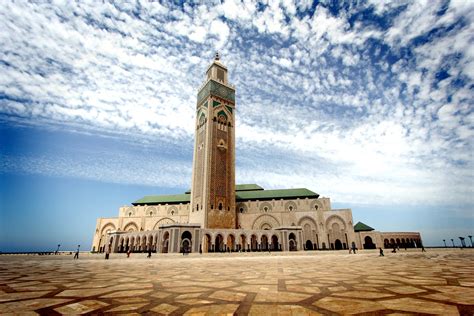 Tidak hanya terkenal dengan sejarahnya, masjid terbesar di dunia ini memiliki gaya arsitektur yang luar biasa. Mengagumi Arsitektur 10 Masjid Terbesar di Dunia - Aneka ...