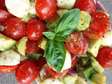 Avocado Tomaten Mozzarella Salat von MrsJenny