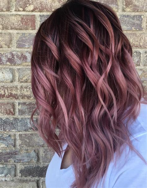 While balayage may have exploded in popularity in the past few years, the dyeing technique has been around for quite some time, only recently sneaking its way into. bold balayage | Ombre hair color, Spring hair color, Gold ...
