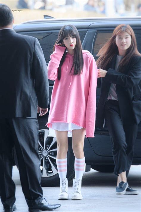 Here Are Of Cosmic Girls Seola S Most Fashionable And Aesthetic