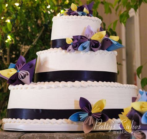 Photo Of A Wedding Cake Blue Ribbon Textured Pattys Cakes And Desserts