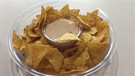 Rezept für die die weltbeste Käsesoße für Nachos -