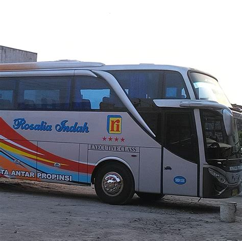 Bus rosalia indah ini ada karena memang mencari konsumen dari golongan masyarakat menengah ke bawah untuk bepergian ke luar kota sampai dengan ke luar provinsi dengan biaya yang relatif terjangkau. PO ROSALIA INDAH - Home | Facebook