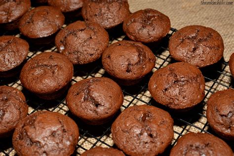 The easiest way to assemble and decorate your cake is by doing the assembly on a cardboard add your choice of sprinkles to the cake, or even considering adding a chocolate drizzle. Copycat Costco Chocolate Muffins - The Cookin Chicks ...