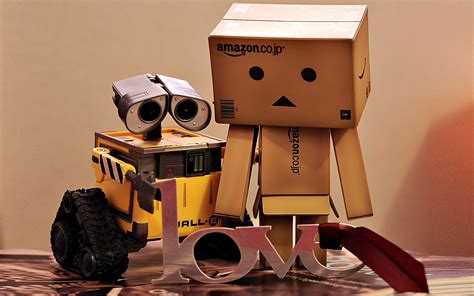 Amazon, box, man, robot, 2560x1600, 439950. Wallpaper danbo, box, amazon, wall-e, robot, pixar, love ...