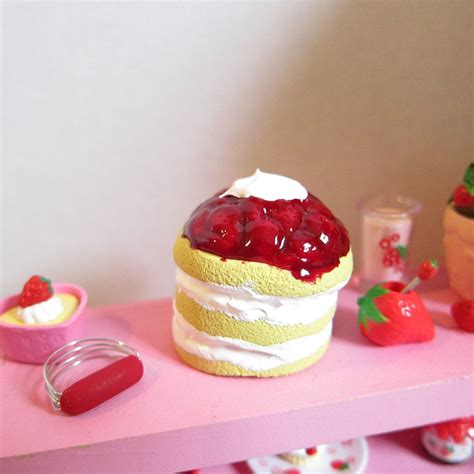 Little desserts, bite sized desserts and mini treats. Miniature Strawberry Shortcake Dessert Polymer Clay Cake ...
