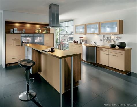 Red kitchen cabinets are particularly popular with homeowners seeking a modern retro design. Pictures of Kitchens - Modern - Beige Kitchen Cabinets