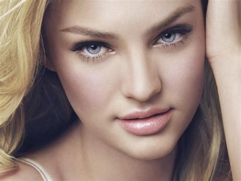 Candice Swanepoel South African Model Girl Wallpaper 021 1600x1200