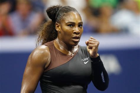 Die frisch vermählte tennischampionin teilte gerade ein foto von ihrem hochzeitskleid, nachdem sie sich mit alexis ohanian zusammengetan hatte. Just a Bunch of Photos of Serena Williams Being the GOAT ...