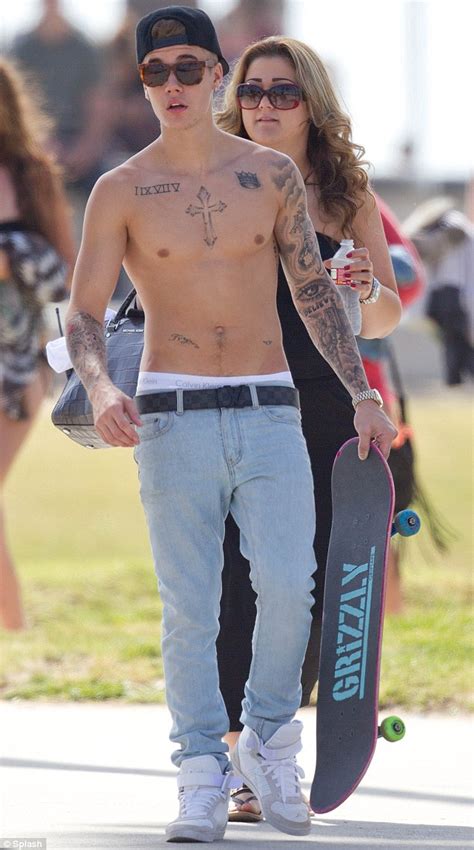 Justin Bieber Gets Close With New Model Girlfriend Yovanna Ventura Daily Mail Online