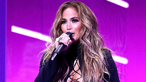 Jennifer Lopez Stuns At 2021 Vmas In Cut Out Crop Top And Mini Skirt Hollywood Life