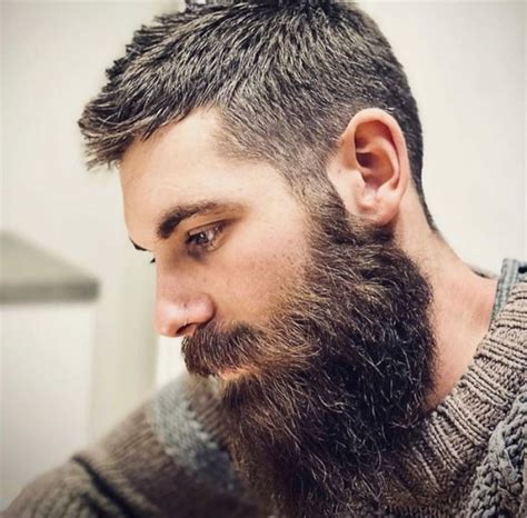 The top five young footballers in the world. Pin von Phil Bern auf Bärte | Herren frisuren mit bart ...