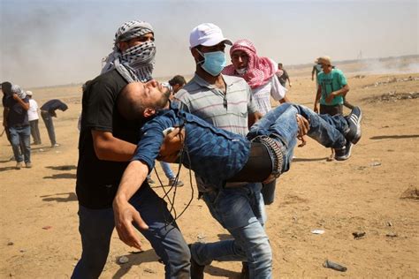 Gaza Israele L Attacco Dei Palestinesi Lungo La Barriera Di Confine