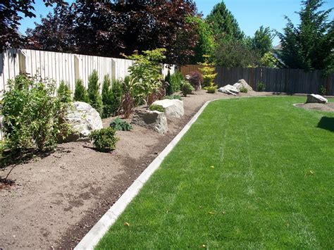 A landscape border can make a traditional, classy accent to your home when placed around the perimeter. Diy Concrete Landscape Edging Forms — Randolph Indoor and Outdoor Design