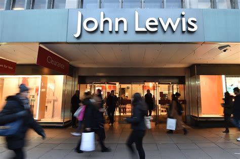 These Are The High Street Chains Cutting Jobs And Shutting Stores