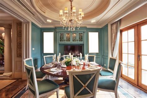 Use neutral colors like gray and white or have some fun with wallpaper on your accent wall. Dining Room Accent Wall - Ideas for Color Combination ...