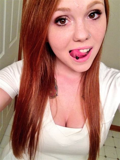 Sexy Girl With Pierced Tongue Foto Pornô Eporner