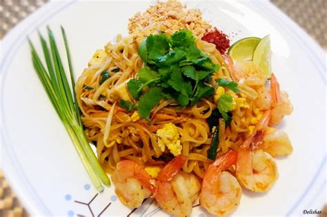 Shrimp Pad Thai Stir Fried Thai Rice Noodle Delishar Singapore Cooking Recipe And