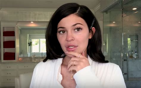 kylie jenner s makeup routine revealed in epic new vogue video