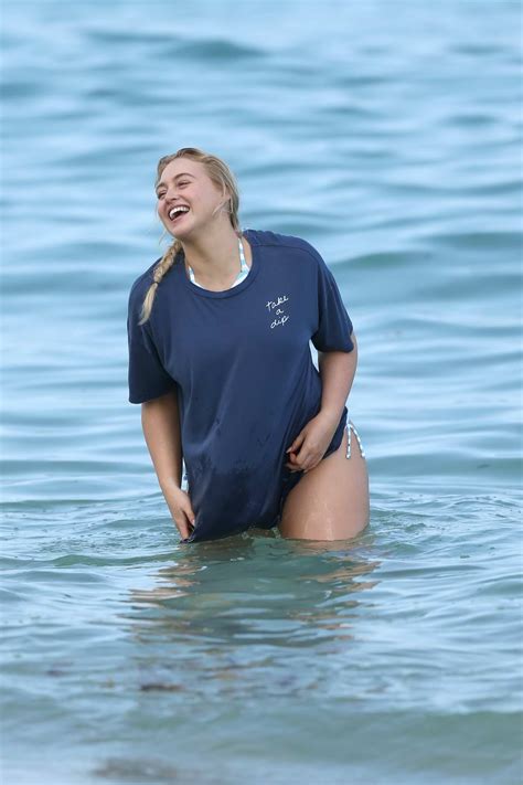 Iskra Lawrence In Bikini On The Set Of A Photoshoot In Miami My Xxx
