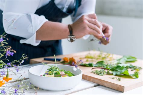 Gracias a la aparición de restaurantes, donde los cocineros de palacio encontraron una nueva fuente. Los Restaurantes de alta cocina en Madrid cuentan con ...