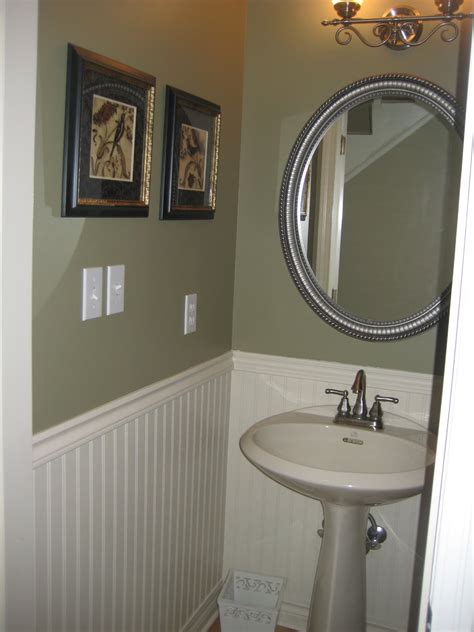 Check out these inspiring bathroom paint colors to transform your blah bathroom with just a coat of paint. Powder Room Paint Ideas | Home Design and Decor Reviews
