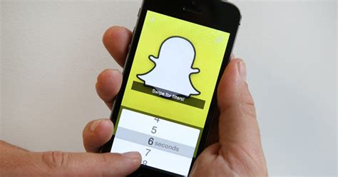 Fears For Teen Users Of Snapchat As Nude Images Leaked Online Huffpost Uk
