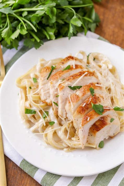 Imagine making your own pasta in around 25 minutes. Easy Chicken Alfredo Recipe + VIDEO | Lil' Luna