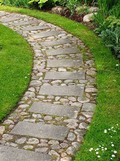 40 Simply Amazing Walkway Ideas For Your Yard Page 15 Of 40 Gardenholic