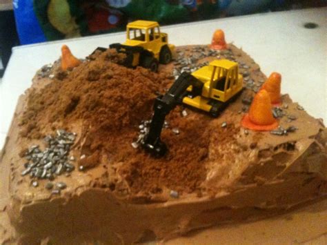 Using meringue in cake decorating. Construction Site: Construction Site Birthday Cake