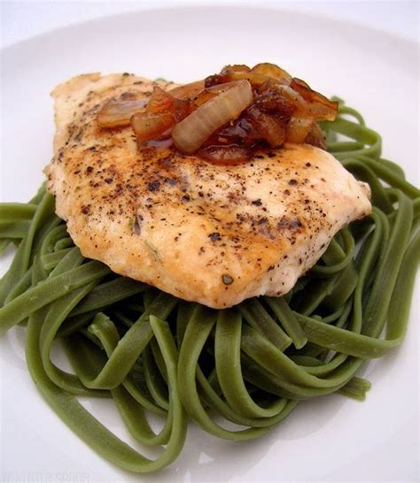 How to perfectly saute onions every single time, plus info on sweating them and caramelizing them. Little Space: Sauteed Onions & Chicken with Spinach Fettucine