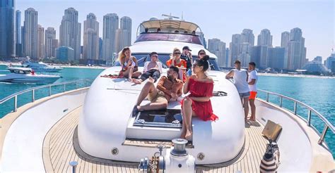 Dubai Marina Yacht Tour Mit Frühstück Oder Bbq Getyourguide